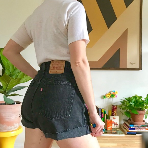 Vintage 90s Levi’s black cut off jean shorts 31/32 - Picture 4 of 6
